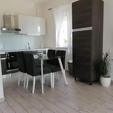 Sweet Apartment *