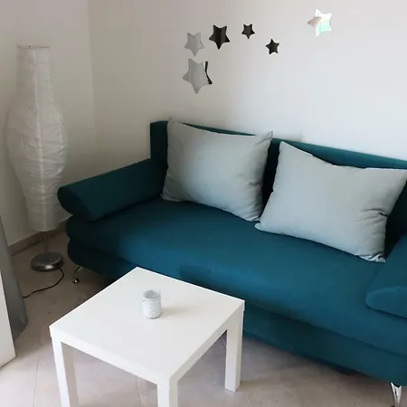 Apartment Sweet Split
