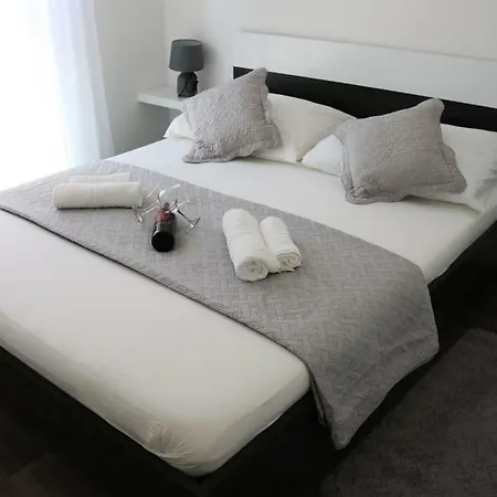 Sweet Apartment *