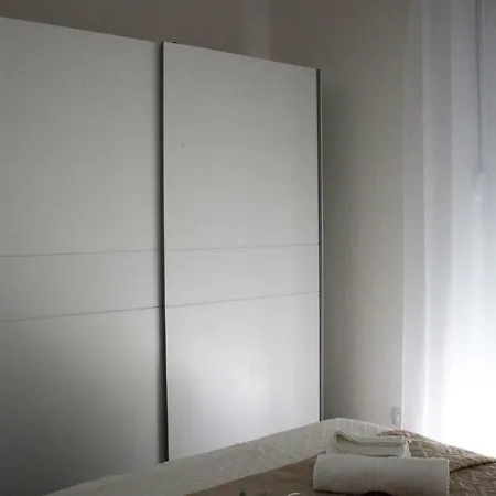 Apartment Sweet Split