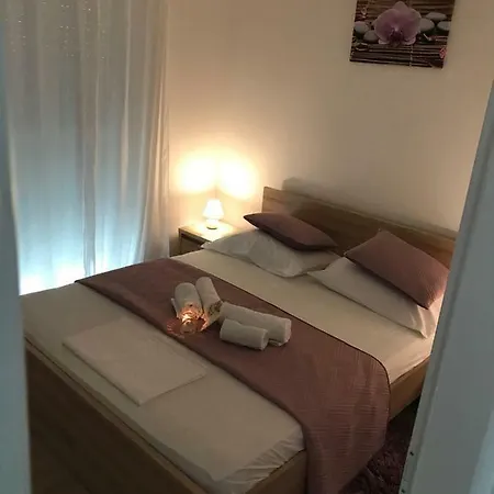 Apartment Sweet *