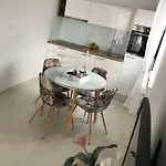 Sweet Apartment *