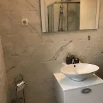 Apartment Sweet Split